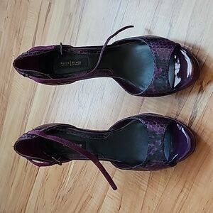 Snakeskin pattern heel